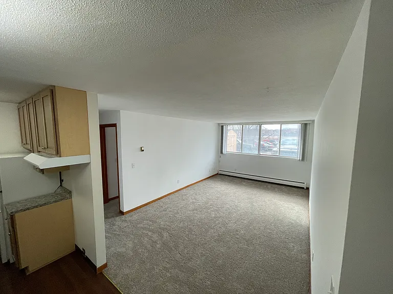 River Terrace Apartments — Photo 11