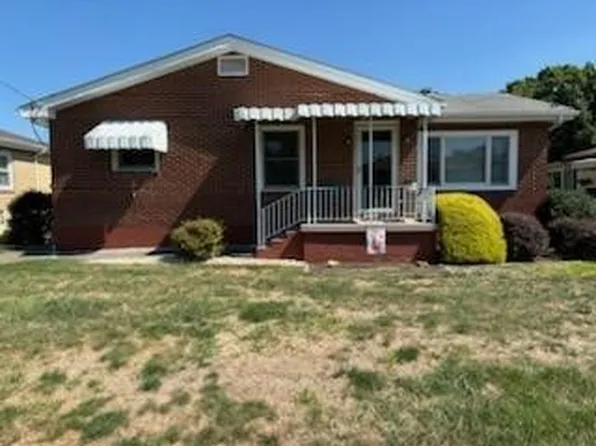 613 Degregory Dr, Greensburg, PA 15601