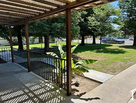 3217 E Clinton Ave — Photo 8