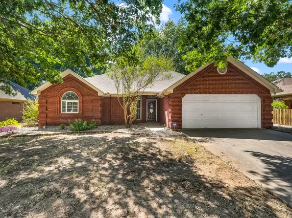 808 Terry Trl, Weatherford, TX 76086