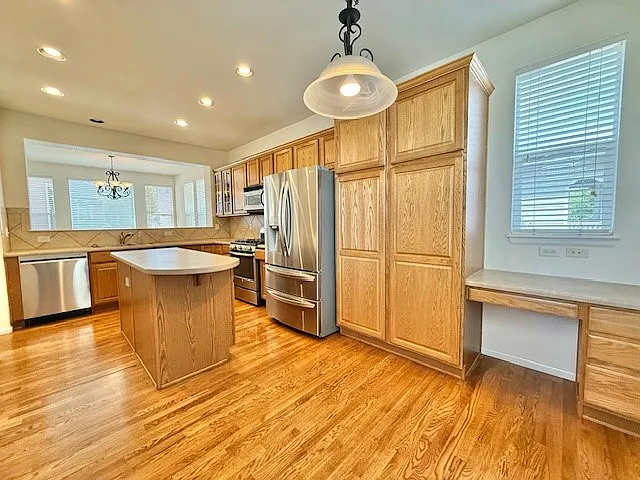 4 bed, 2694 sqft, $3,100 — Photo 3