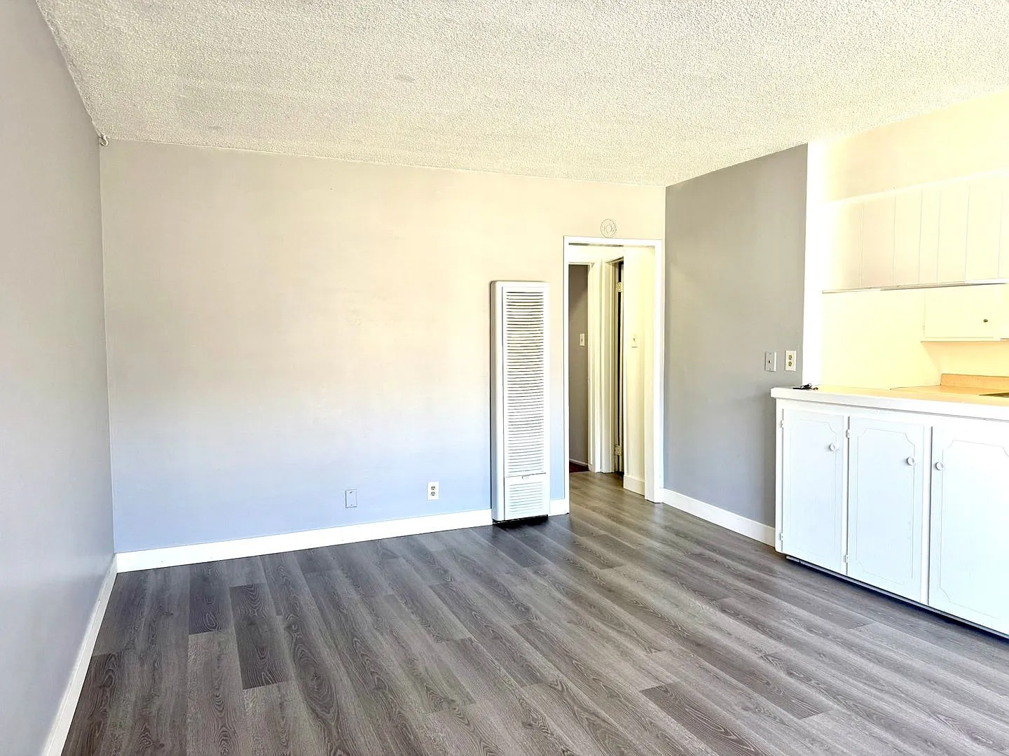 1720 Obispo Apts — Photo 3