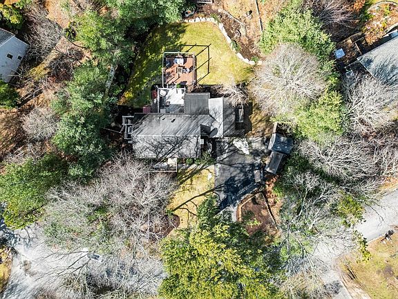 3rd image of 65 Black Oak Rd