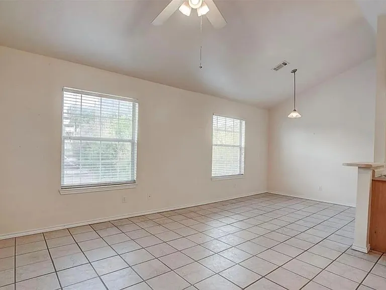 427 Lindsey St #113 — Photo 11