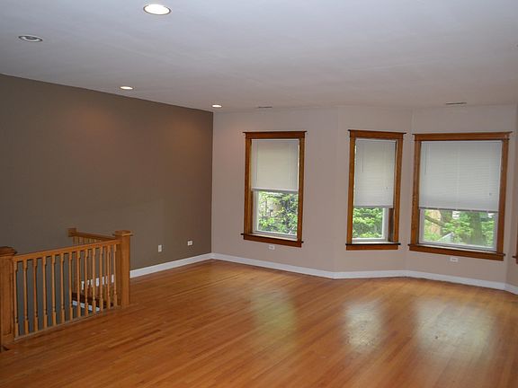 3rd image of 2632 N Richmond St #2
