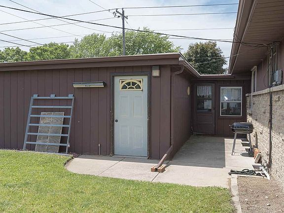 5th image of 2200 Maccaux Dr
