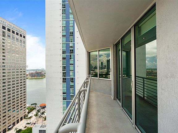 4th image of 325 Biscayne Blvd #2522