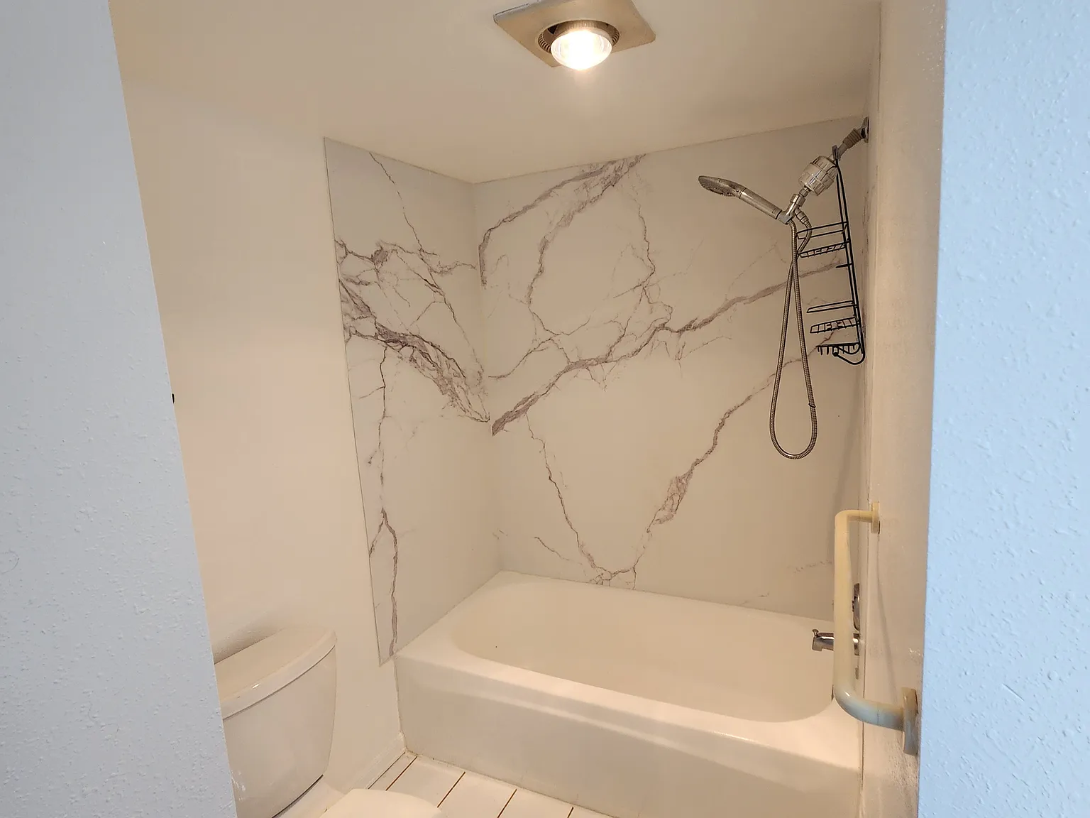 2 bed, 660 sqft, $1,690 — Photo 3