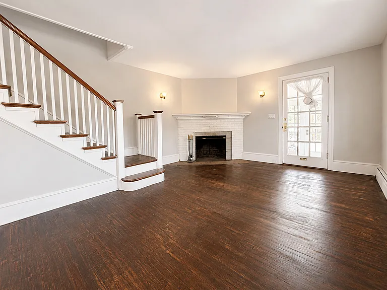 24 Chestnut Ave — Photo 4