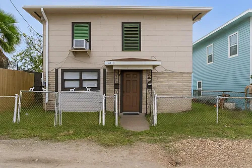 6113 Avenue Q 1/2 #2 Photo 1