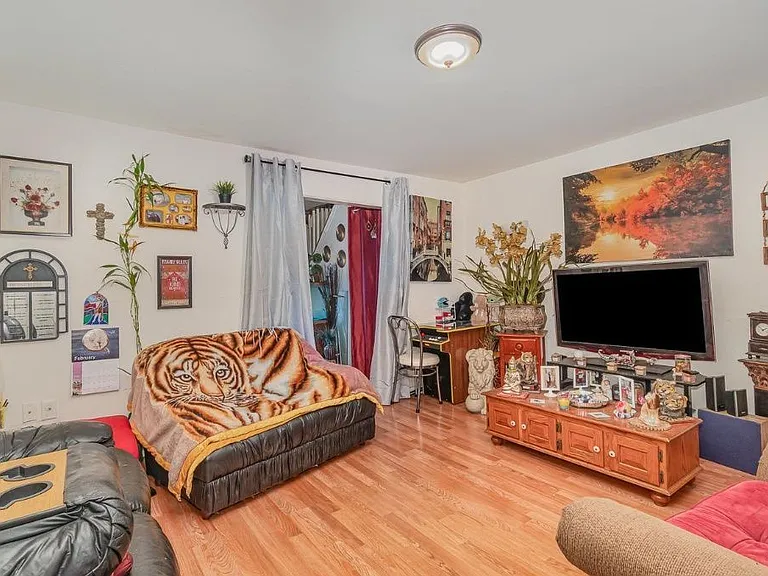 529 Manor St — Photo 3