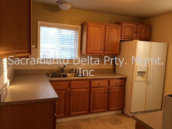 5th image of 2810 Danube Dr