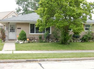 2819 Cecelia Park Dr, Racine, WI 53404