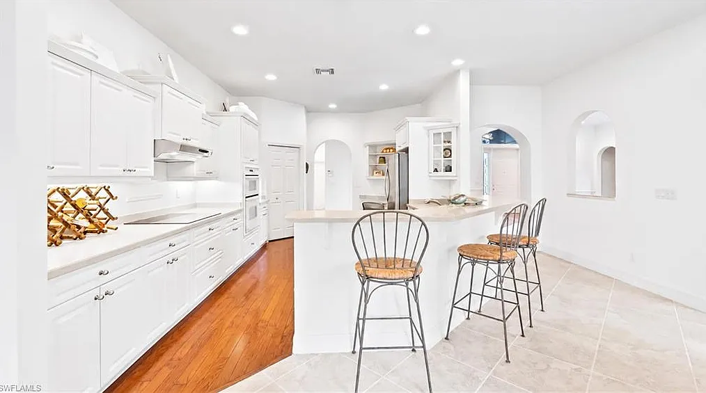 3 bed, 2.5 bath, 2450 sqft, $9,500 — Photo 4