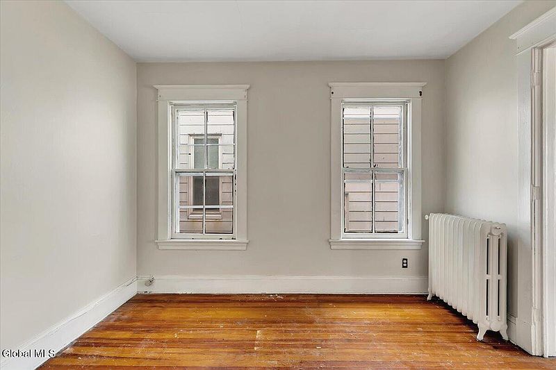 4th image of 354 Second Avenue