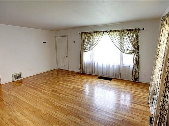 3rd image of 713 Hadley Ave