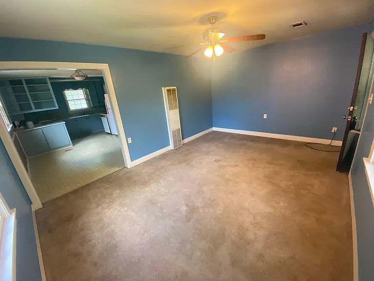 1305 W Vine Ave — Photo 2