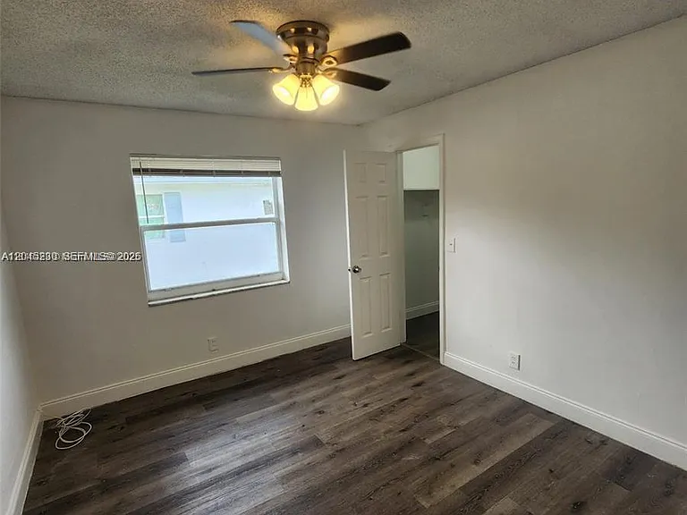 4117 Woodside Dr #4 — Photo 7