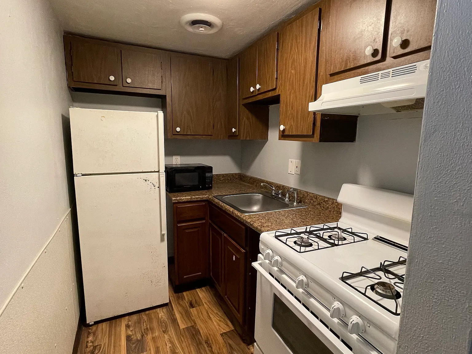 331 S Negley Ave — Photo 2