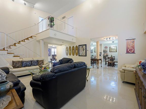 4th image of 2720 NE 183rd St #Townhouse 20