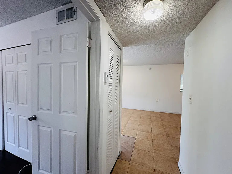 1068 N Benoist Farms Rd — Photo 19