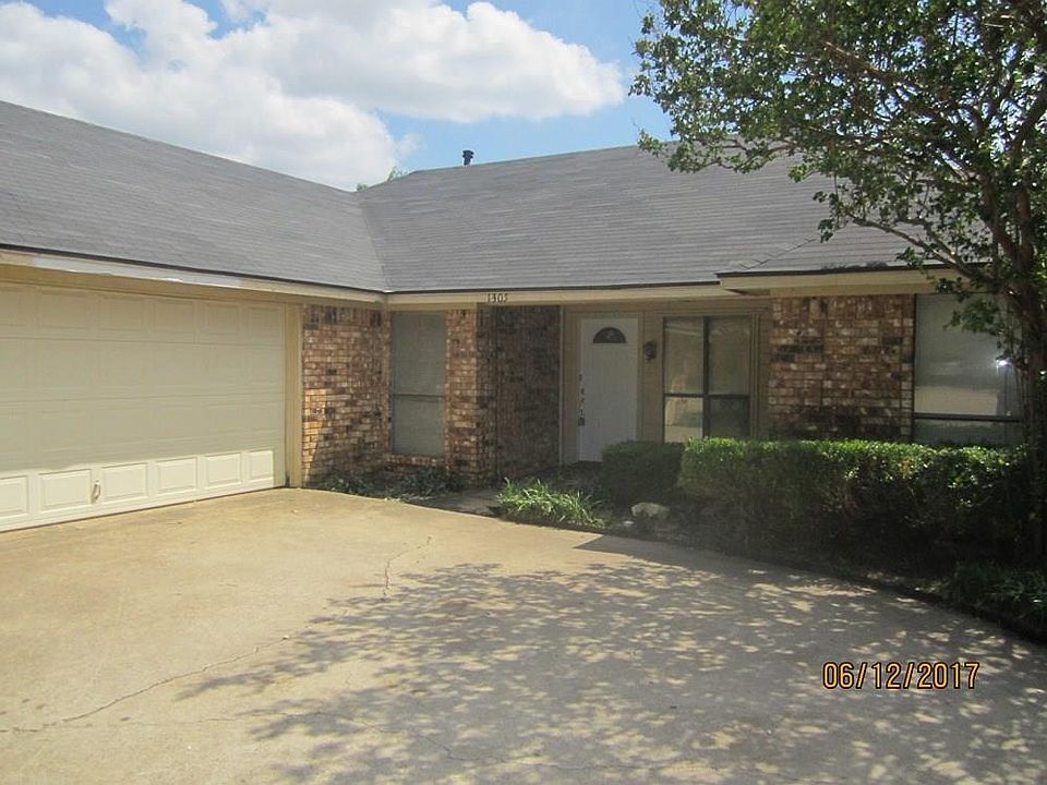 1st image of 1305 Mockingbird Ln