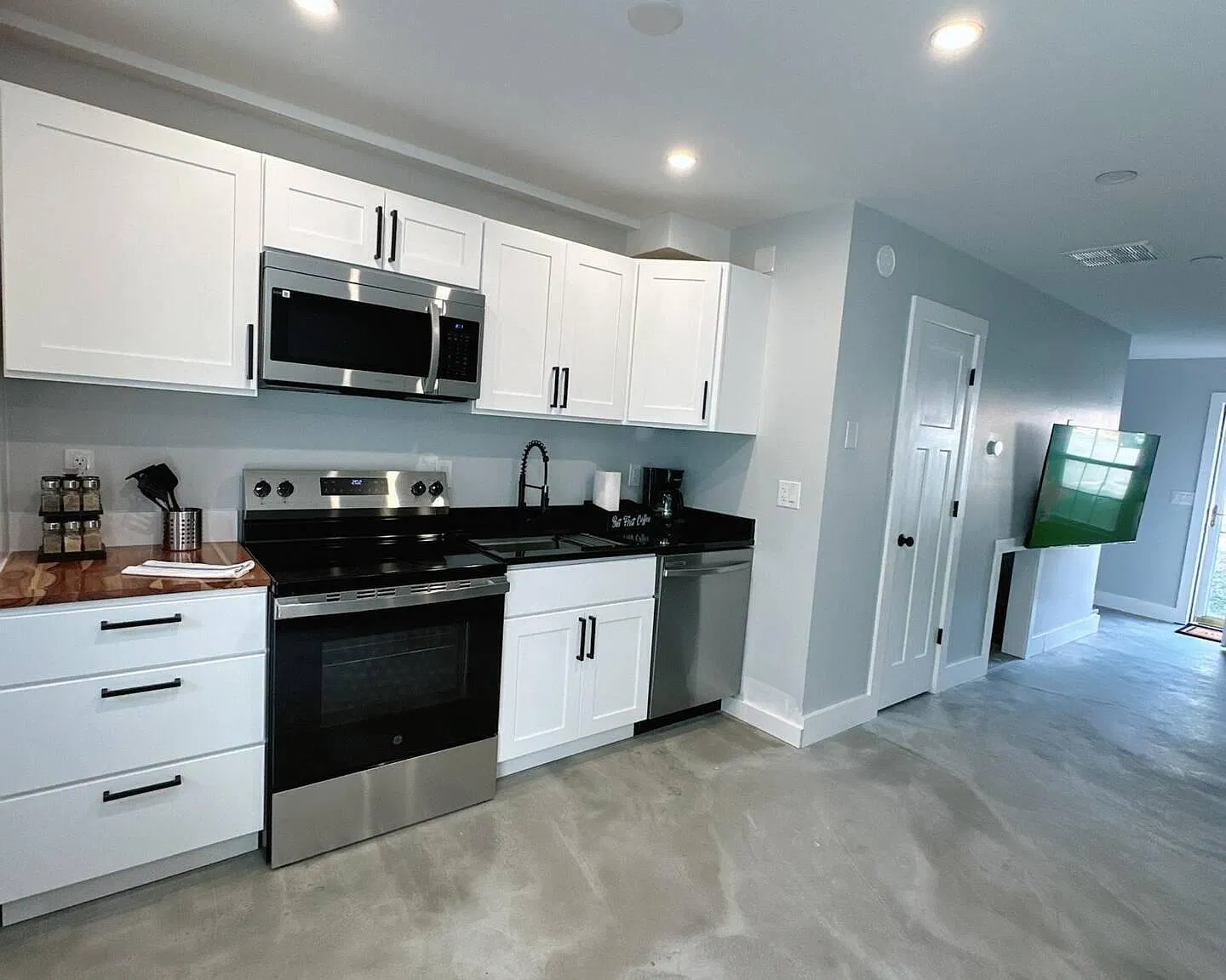 2 bed, 2.5 bath, 1000 sqft, $2,500 — Photo 3
