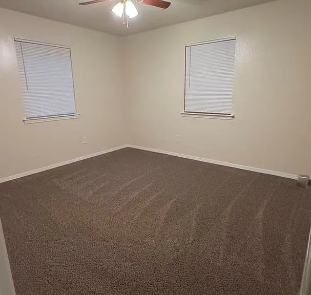 552 Trout St — Photo 6