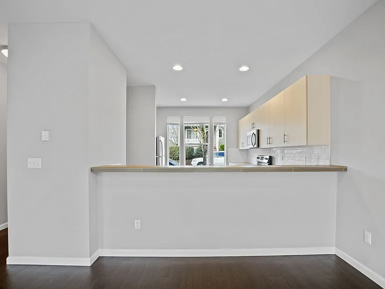 Leaf Apartments — Photo 3