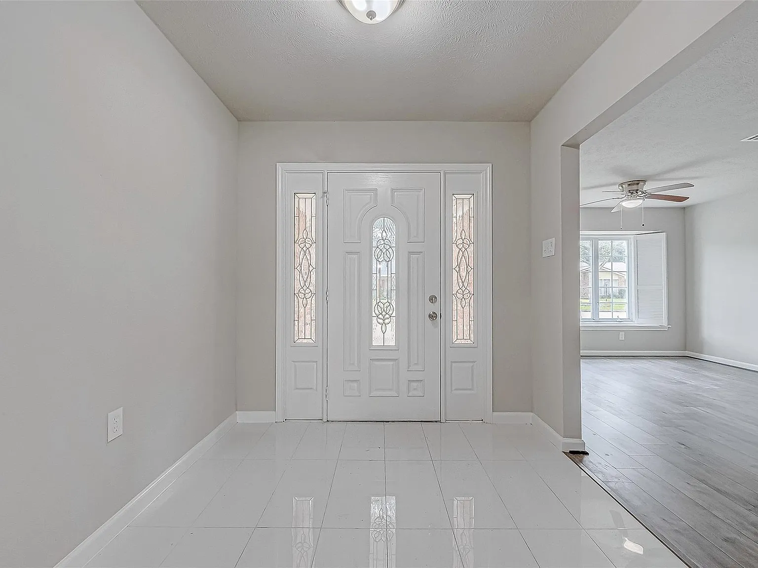 4 bed, 2.0 bath, 2383 sqft, $3,500 — Photo 4