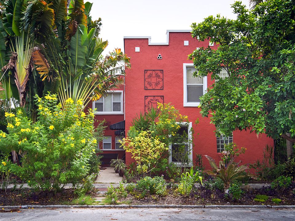 2018 Bay Street SE