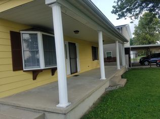 1080 N Walnut St, Breese, IL