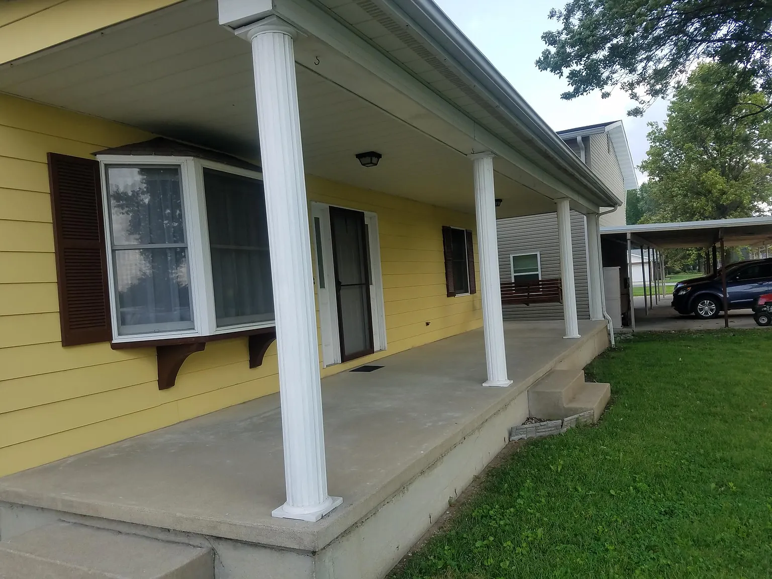 1080 N Walnut St photo 1