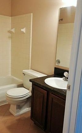 4th image of 48797 Celeste Dr