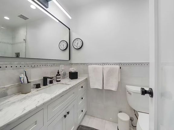 5th image of 3407 Huxley St APT 31