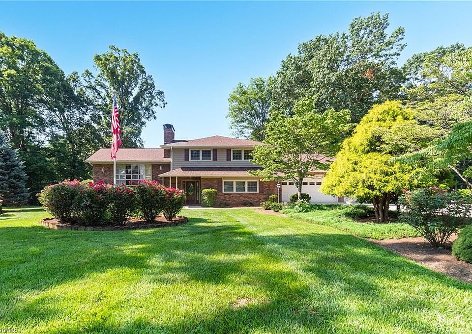1st image of 394 Forest Oaks Dr