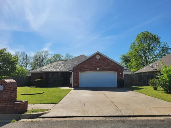 4018 Rosewood Pl, Tahlequah, OK 74464