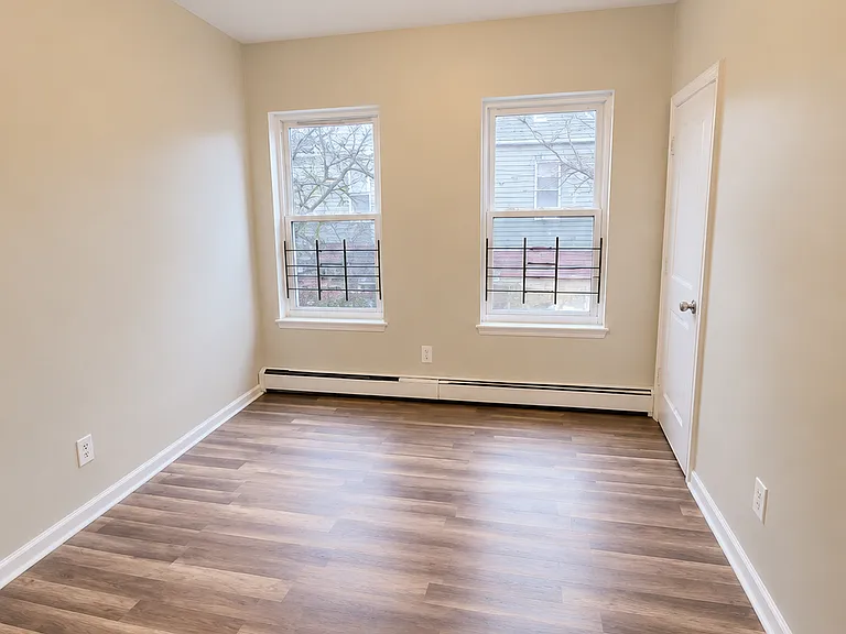 161 S 10th St #3LB — Photo 5