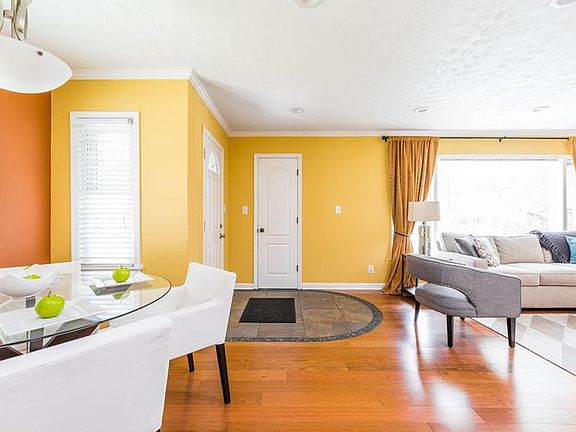 5th image of 650 Valley View Dr
