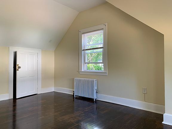 3rd image of 706 Fountain St