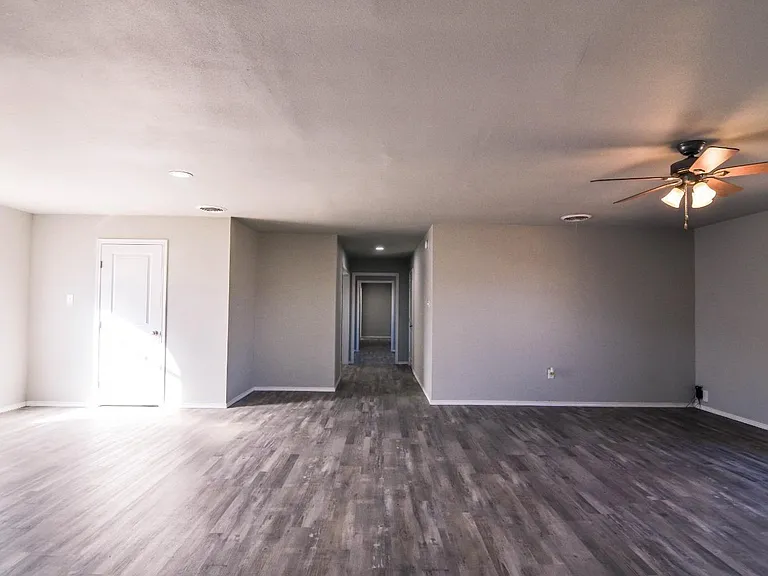 327 Hiracheta Dr — Photo 11