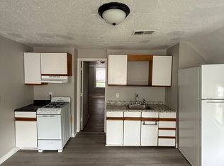 116 Old Foxon Rd #C, New Haven, CT 06513