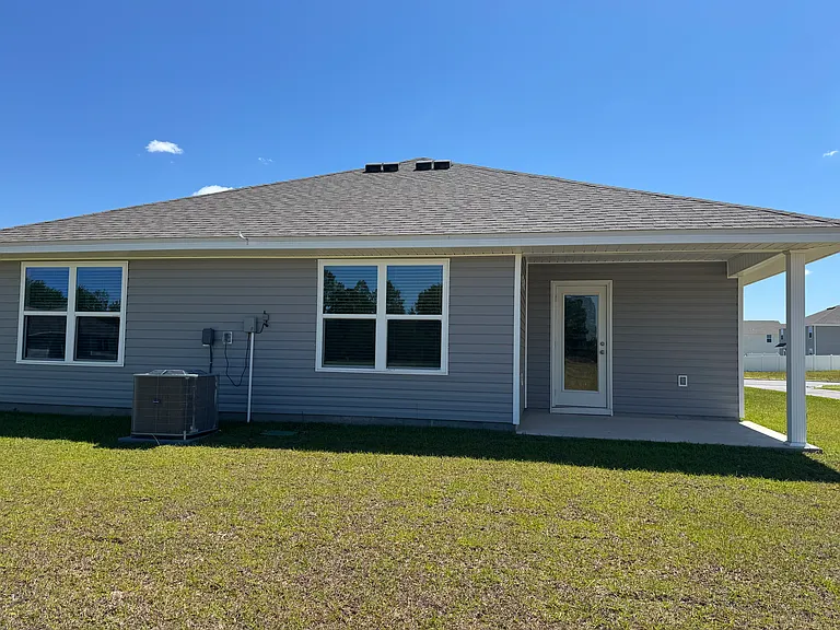 58 Sawbrier St — Photo 3