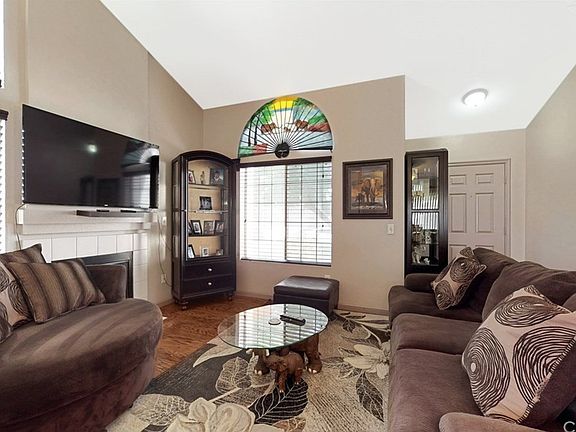 2nd image of 16290 Abedul St