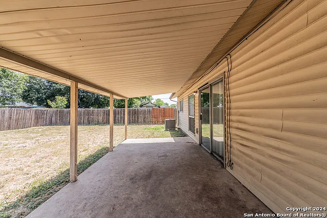 3 bed, 2.0 bath, 1348 sqft, $1,485 — Photo 4