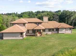 68 Pond Ln, Milford, NJ 08848