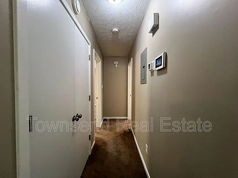 420 Mangum Ct — Photo 7