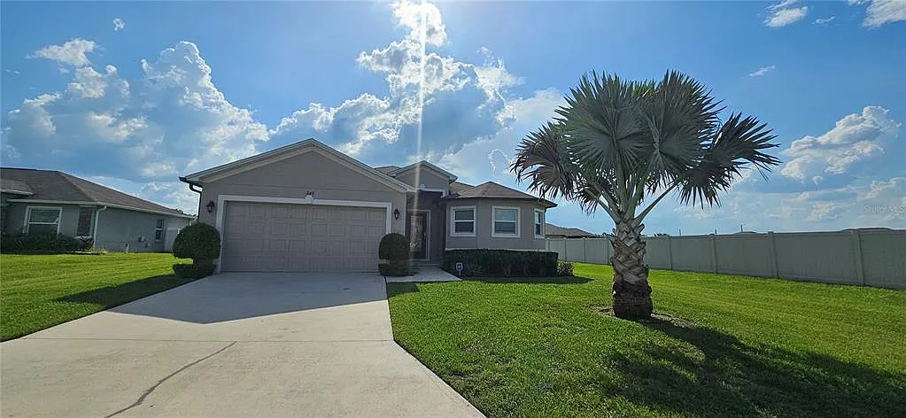 3 bed, 2.0 bath, 1500 sqft, $2,250 — Photo 2
