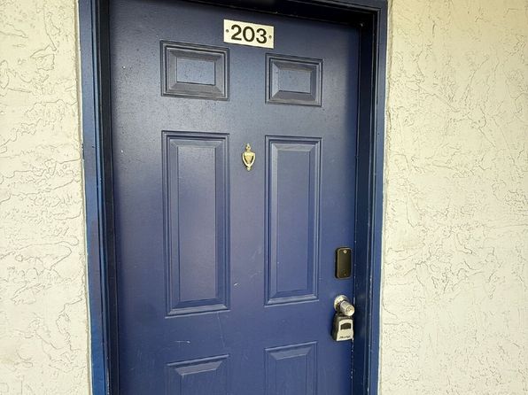 8600 N Sherman Cir APT 203