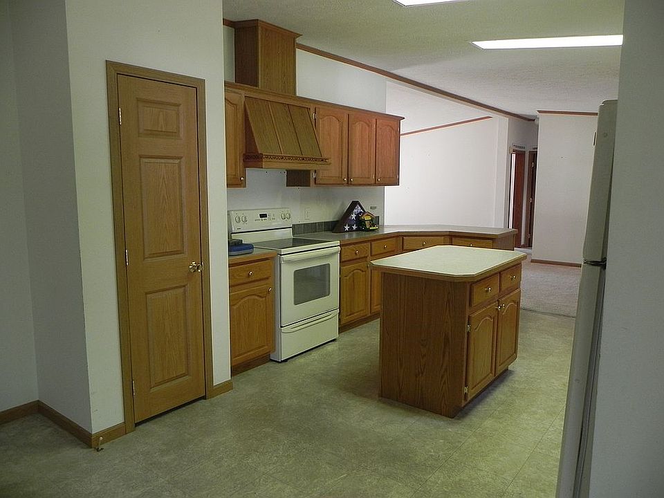 1100 W 4th St TRLR 82, North Manchester, IN 46962 Zillow